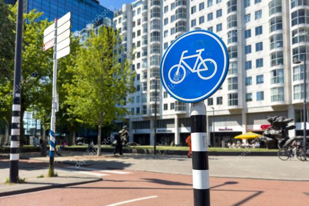 pista ciclabile protetta in ambiente urbano